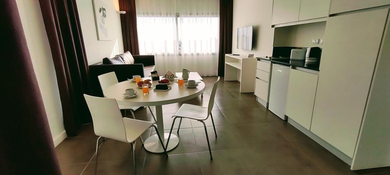 Rental Suites กัมปาเนีย ภายนอก รูปภาพ